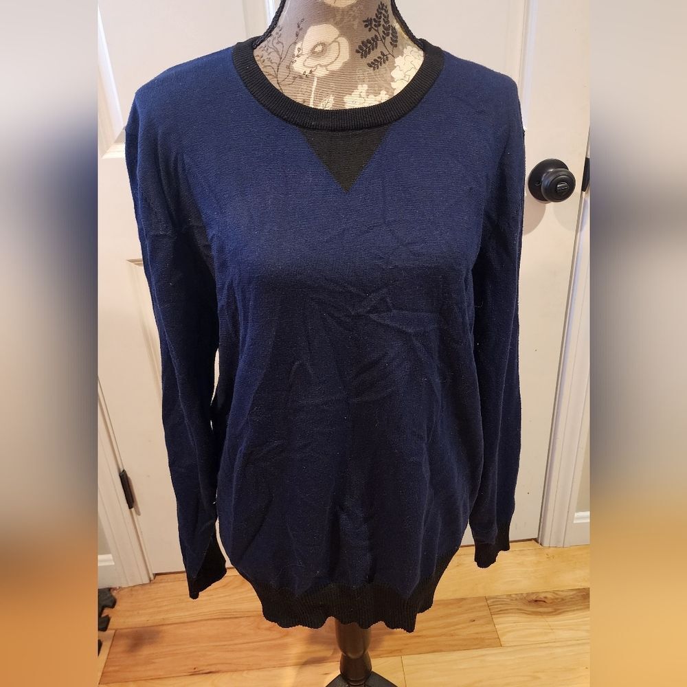 Sykooria blue and black sweater top